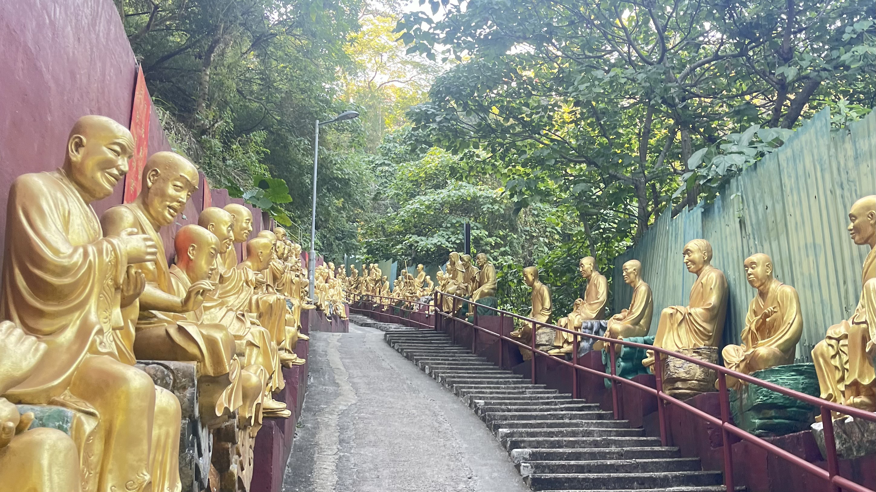 Ten Thousand Buddhas Monastery, Hong Kong